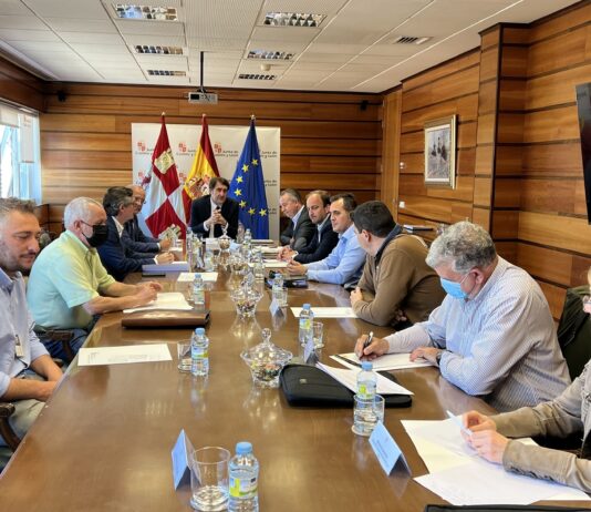ASAJA se reúne con Suárez-Quiñones para analizar el aprovechamiento forestal y la problemática de los ataques de lobos a la ganadería