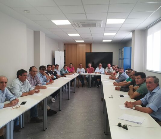 El colectivo de ganaderos de Salamanca muestra su apoyo al cambio en la política del consejero de Agricultura Reunión del colectivo de ganaderos y organizaciones de Salamanca.