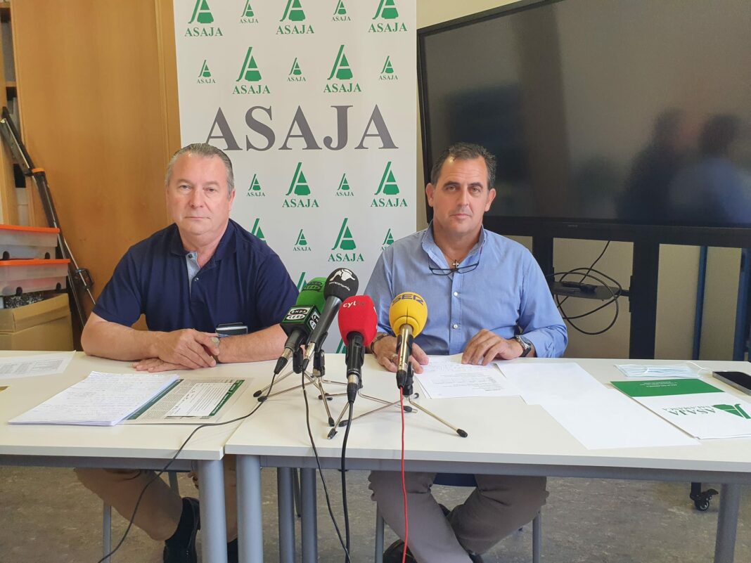 De izda a dcha, Donaciano Dujo y Juan Luis Delgado.