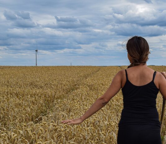 Ayuda a mujeres trabajadoras desempleadas, con prioridad de municipios rurales