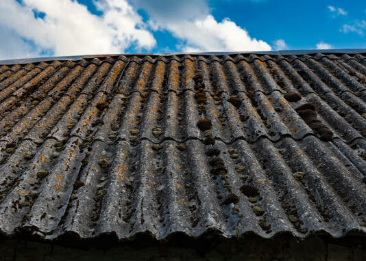 La Junta convoca ayudas para la retirada de cubiertas con amianto hasta el 25 de septiembre