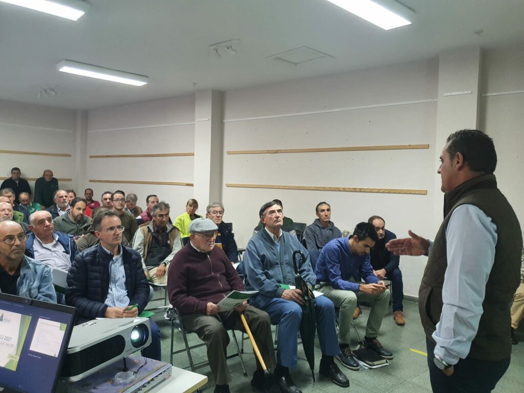 Jornada de la PAC en Macotera.