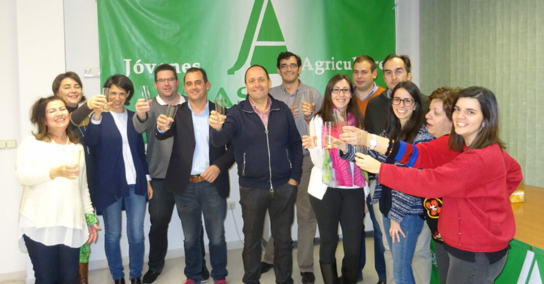 Alegría entre los trabajadores de ASAJA Salamanca por ganar las elecciones al campo en 2018.
