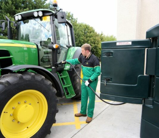 Los profesionales del campo seguirán contando con la ayuda de 20 céntimos por litro de gasóleo