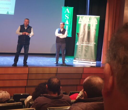 ASAJA califica de «ensañamiento con los ganaderos» que el Gobierno se oponga a la resolución del Parlamento Europeo para limitar los ataques del lobo