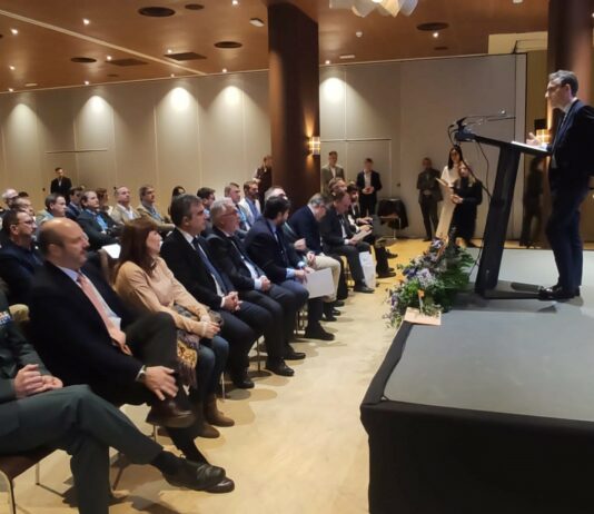 El secretario general de Agricultura subraya que la caza sostenible contribuye al mantenimiento del medio ambiente y la conservación de especies