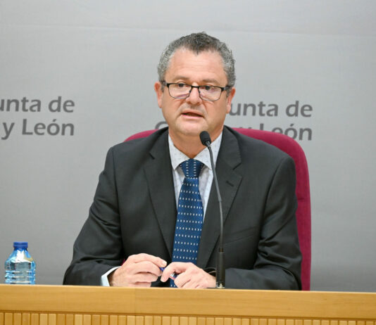 Gerardo Dueñas reitera el apoyo a los empleados de la Junta y tilda de «negativo» que «determinados colectivos» lo «empleen en sus propios intereses»