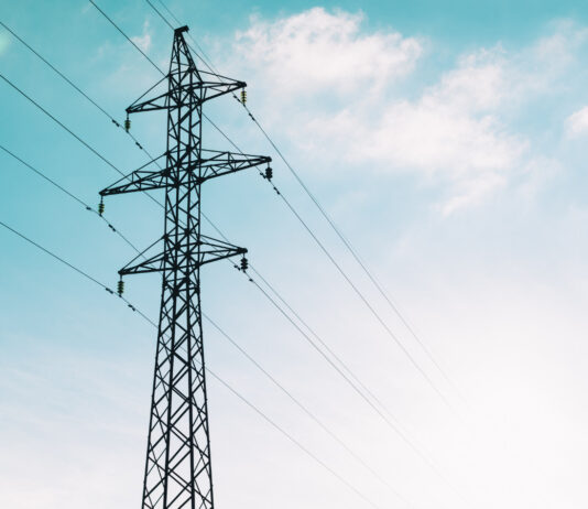 El 1 de enero de 2024 entra en vigor la nueva metodología de cálculo de la tarifa regulada de la electricidad para hogares y micropymes