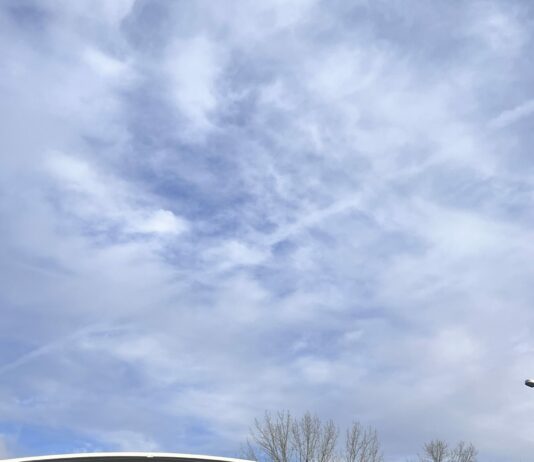 Los agricultores refuerzan su movilización contra los bajos precios del cereal con una protesta en la planta de Babilafuente