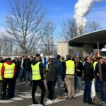 Los agricultores elevan su protesta contra los precios de derribo del cereal con una concentración a las puertas de la planta de Babilafuente