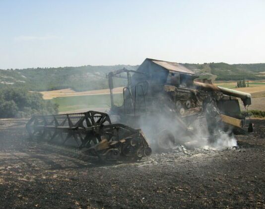 La Junta pide que se extremen las precauciones ante el incremento de incendios causados por cosechadoras