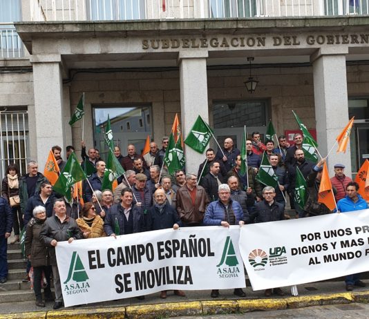 CONCENTRACIÓN DE ASAJA SEGOVIA FRENTE A LA SUBDELEGACIÓN DEL GOBIERNO