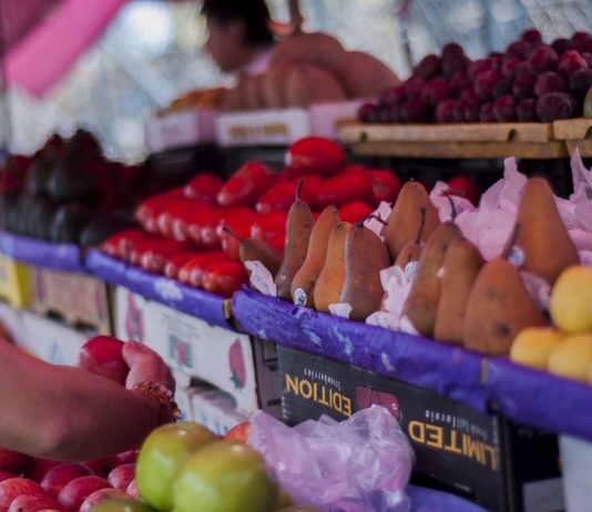 Una encuesta revela que las compras de productos locales en España han aumentado un 35 por ciento este año con la pandemia