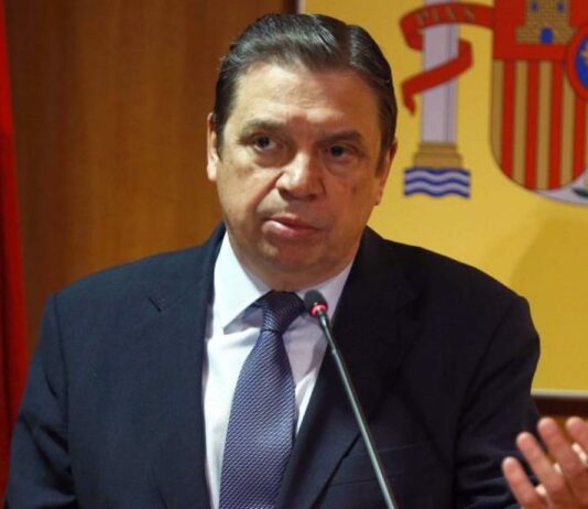 Planas defiende las ayudas a la fijación de carbono como una futura oportunidad económica para el campo