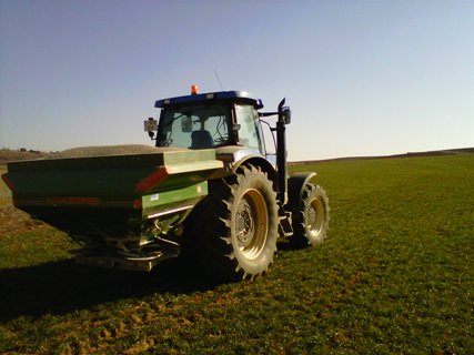 El encarecimiento de los costes de producción asfixia al sector agrario