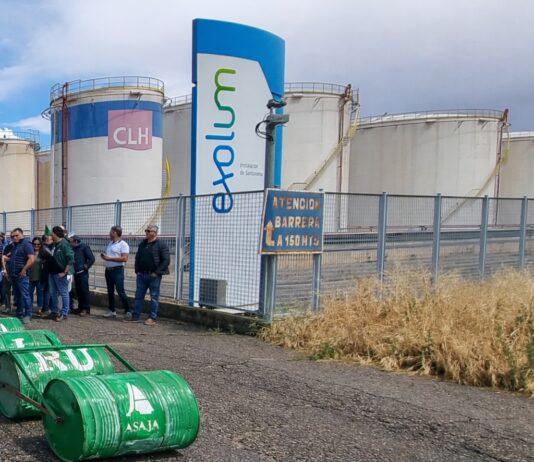 CONCENTRACIÓN CONTRA EL FRENO DE SUMINISTRO Y LA ESPECULACIÓN CON EL GASÓLEO AGRÍCOLA