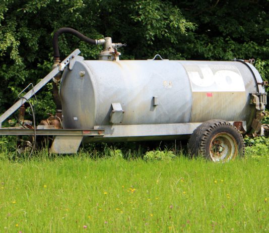 ASAJA califica de insuficiente la moratoria para adaptar la maquinaria de aplicación de purines ASAJA califica de insuficiente la moratoria para adaptar la maquinaria de aplicación de purines