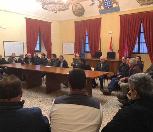 ASAJA podrían iniciar acciones legales contra ADIF y Fomento por los daños de los conejos reunión sobre los conejos en medina del campo Medina