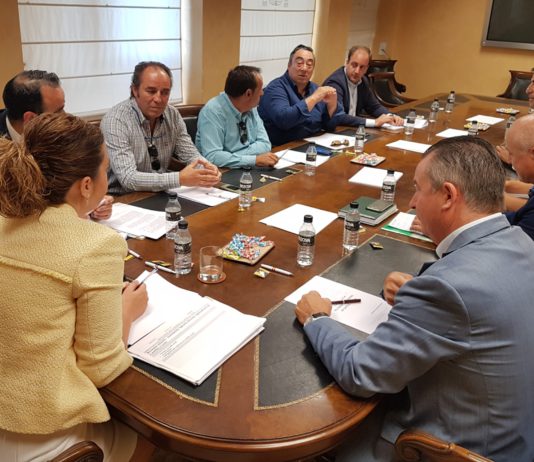 ASAJA pide a Virginia Barcones que ejerza como “correo y altavoz” de las demandas del campo de Castilla y León ASAJA pide a Virginia Barcones que ejerza como “correo y altavoz” de las demandas del campo