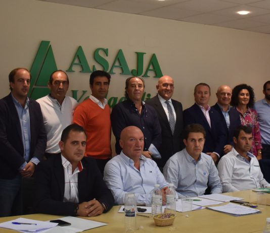 ASAJA pide a Carnero una legislatura con políticas que impulsen un campo más competitivo y rentable ASAJA pide a Carnero una legislatura con políticas que impulsen un campo más competitivo