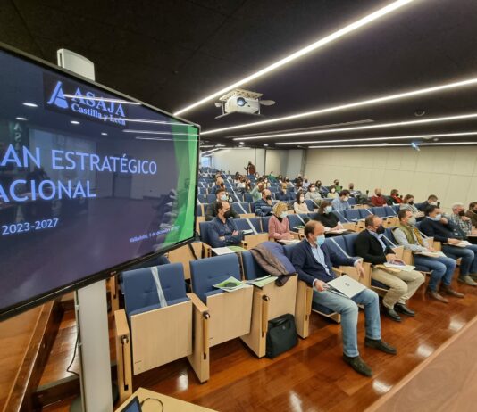ASAJA prepara a su equipo técnico para asesorar a los agricultores y ganaderos en la transición del campo de castilla y león a la nueva PAC ASAJA prepara a su equipo técnico para asesorar a los agricultores y ganaderos en la transición del campo de castilla y león a la nueva PAC