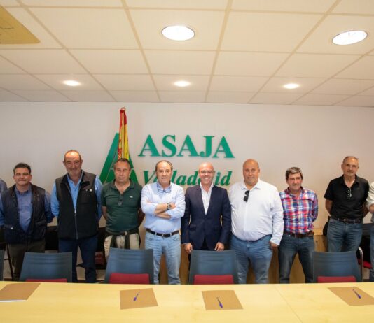 ASAJA Valladolid y el candidato de Vox al Parlamento Europeo, Jorge Buxadé, mantienen una reunión de trabajo