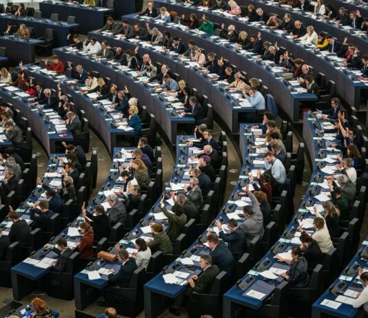 ASAJA Valladolid condena la votación del Partido Popular a favor de seguir importando productos con residuos de fitosanitarios prohibidos en la UE ASAJA Valladolid condena la votación del Partido Popular a favor de seguir importando productos con residuos de fitosanitarios prohibidos en la UE