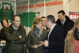 En el stand de ASAJA con la ministra de agricultura