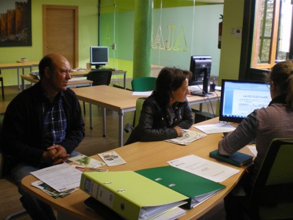 Los agricultores y ganaderos refuerzan el liderazgo de ASAJA en la gestión de ayudas PAC Ampliado hasta el 15 de mayo el plazo de cesión de derechos de pago único