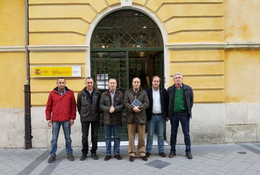 ASAJA pide a la Ministra de Agricultura y Medio Ambiente soluciones definitivas para los regantes de aguas subterráneas ASAJA pide a la Ministra de Agricultura y Medio Ambiente soluciones definitivas para los regantes de aguas subterráneas