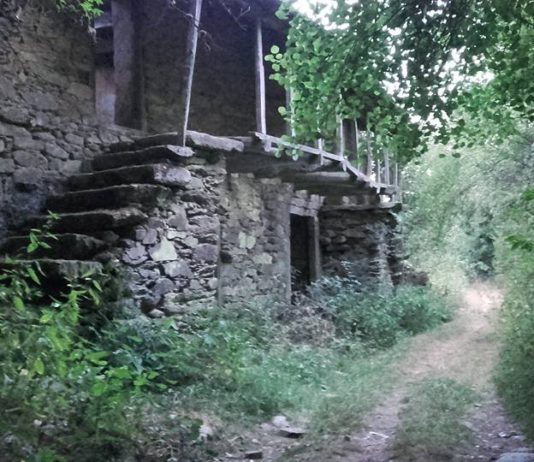 Cuando solo quedan piedras y recuerdos Cuando solo quedan piedras y recuerdos