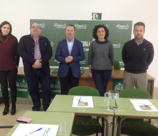 Encuentro de los responsables de ASAJA en Extremadura y en Castilla y León Encuentro de los responsables de ASAJA en Extremadura y en Castilla y León