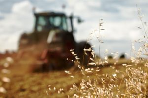 ASAJA pide una solución permanente para el problema de las itv a las cabinas de los tractores