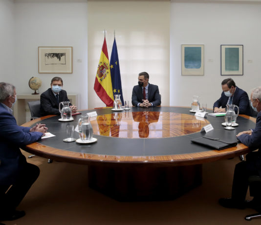Pedro Sánchez analiza con el sector agrario la realidad del campo español tras el acuerdo UE sobre la nueva PAC