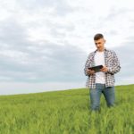 ¿Cómo son y qué necesitan los agricultores y ganaderos del futuro?