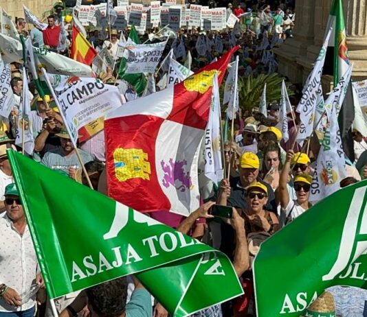 ASAJA Castilla y León se suma a la protesta del campo español ante los ministros de la UE en Córdoba