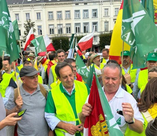 ASAJA Castilla y León participó en Bruselas en una protesta ante la amenaza de que la PAC deje de ser Agraria y Común