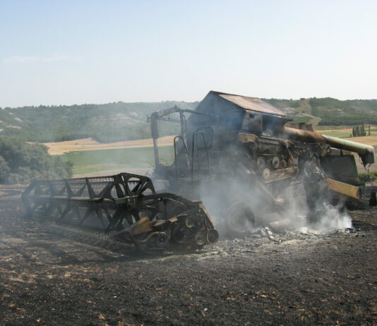 La Junta pide que se extremen las precauciones ante el incremento de incendios causados por cosechadoras