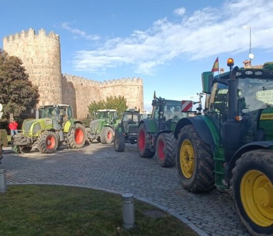 Ávila cierra hoy una semana histórica de protestas del campo, que proseguirá el lunes en Segovia