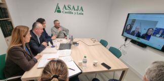 El Parlamento Europeo recoge la petición conjunta de las organizaciones agrarias de Castilla y León en defensa de una PAC que fortalezca la agricultura y el medio rural