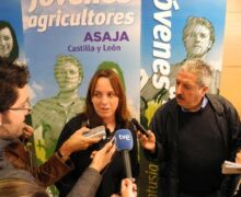 Convención Jóvenes Agricultores 2013. Celebrada el 17 de mayo en Valladolid, bajo el lema “Todo el campo por delante” Convención Jóvenes Agricultores 2013. Celebrada el 17 de mayo en Valladolid, bajo el lema “Todo el campo por delante”