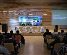 Convención Jóvenes Agricultores 2013. Celebrada el 17 de mayo en Valladolid, bajo el lema “Todo el campo por delante” Convención Jóvenes Agricultores 2013. Celebrada el 17 de mayo en Valladolid, bajo el lema “Todo el campo por delante”
