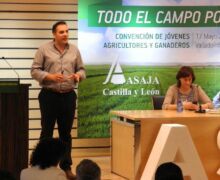 Convención Jóvenes Agricultores 2013. Celebrada el 17 de mayo en Valladolid, bajo el lema “Todo el campo por delante” Convención Jóvenes Agricultores 2013. Celebrada el 17 de mayo en Valladolid, bajo el lema “Todo el campo por delante”