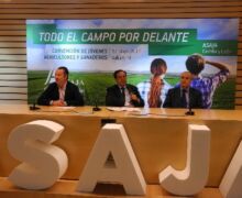 Convención Jóvenes Agricultores 2013. Celebrada el 17 de mayo en Valladolid, bajo el lema “Todo el campo por delante” Convención Jóvenes Agricultores 2013. Celebrada el 17 de mayo en Valladolid, bajo el lema “Todo el campo por delante”