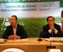 Convención Jóvenes Agricultores 2013. Celebrada el 17 de mayo en Valladolid, bajo el lema “Todo el campo por delante” Convención Jóvenes Agricultores 2013. Celebrada el 17 de mayo en Valladolid, bajo el lema “Todo el campo por delante”
