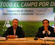 Convención Jóvenes Agricultores 2013. Celebrada el 17 de mayo en Valladolid, bajo el lema “Todo el campo por delante” Convención Jóvenes Agricultores 2013. Celebrada el 17 de mayo en Valladolid, bajo el lema “Todo el campo por delante”